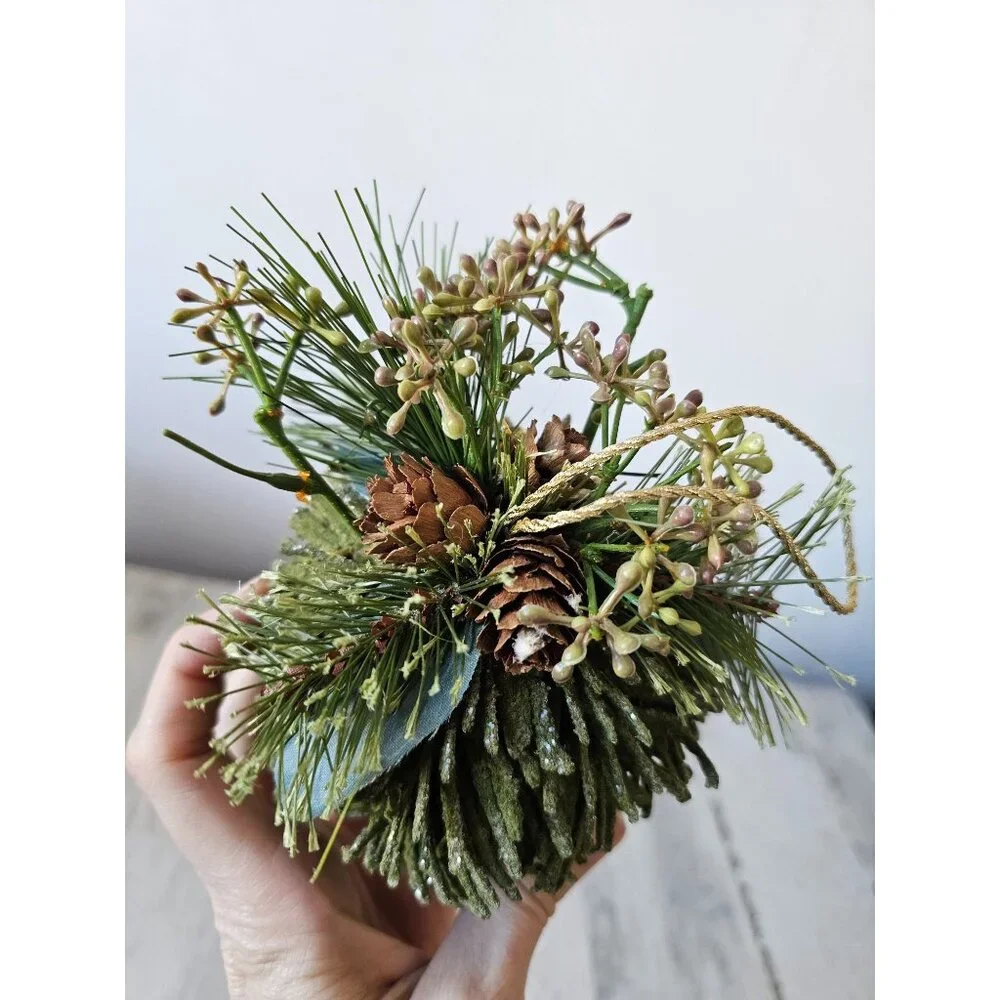 Pier 1‎ Pinecone glitter green evergreen ornament Xmas tree decor